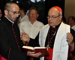 Asiste Raúl a la inauguración de la nueva sede del Seminario San Carlos y San Ambrosio