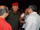 Regresa Chávez a su país tras concluir fase recuperativa y celebrar con Raúl cumpleaños de Fidel