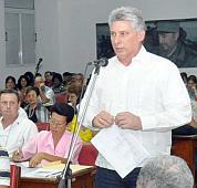 Reclama mayor énfasis la atención a las comunidades, insistió Díaz-Canel