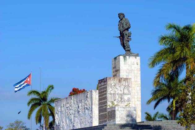 Fidel reposará esta noche en monumento al Guerrillero Heroico